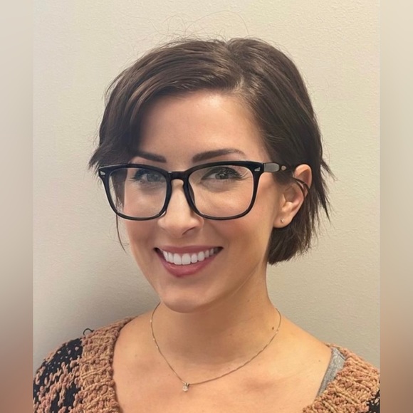 Meet your Posher, Taylor - Picture 1 of 1